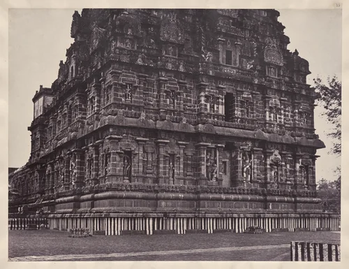 West and South Sides of the Vimana Walls, Great Temple (Brihadeshvara) at Tanjore (Thanjavur) by Captain Linnaeus Tripe, photograph, 1858