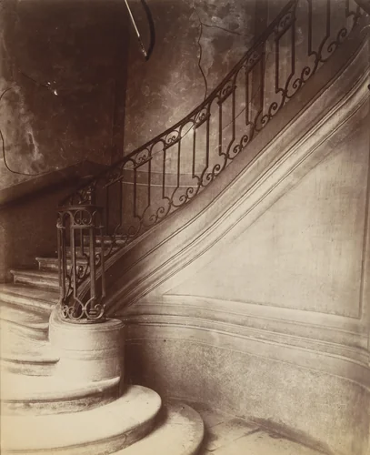 Hôtel le Charron. 15 quai Bourbon by Eugène Atget, photograph, 1900