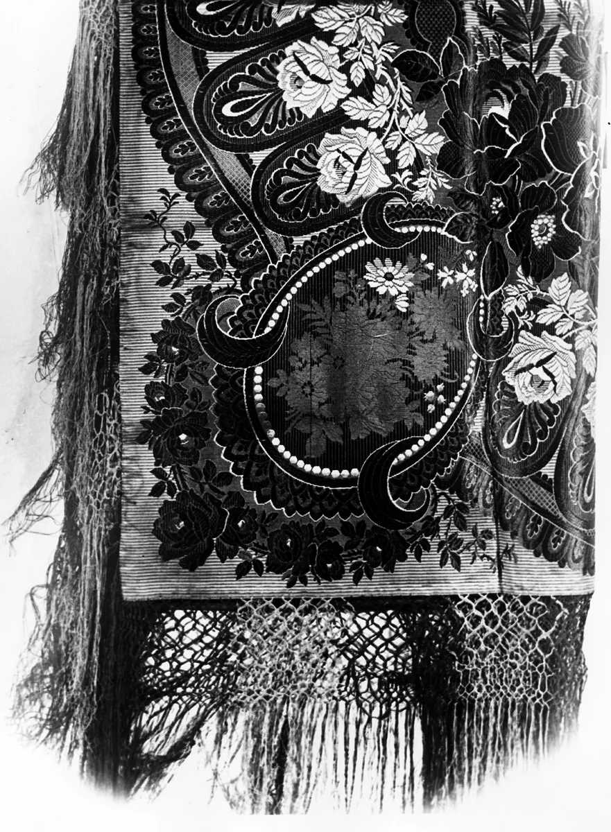 Shawl by England, textile, 1865-1870