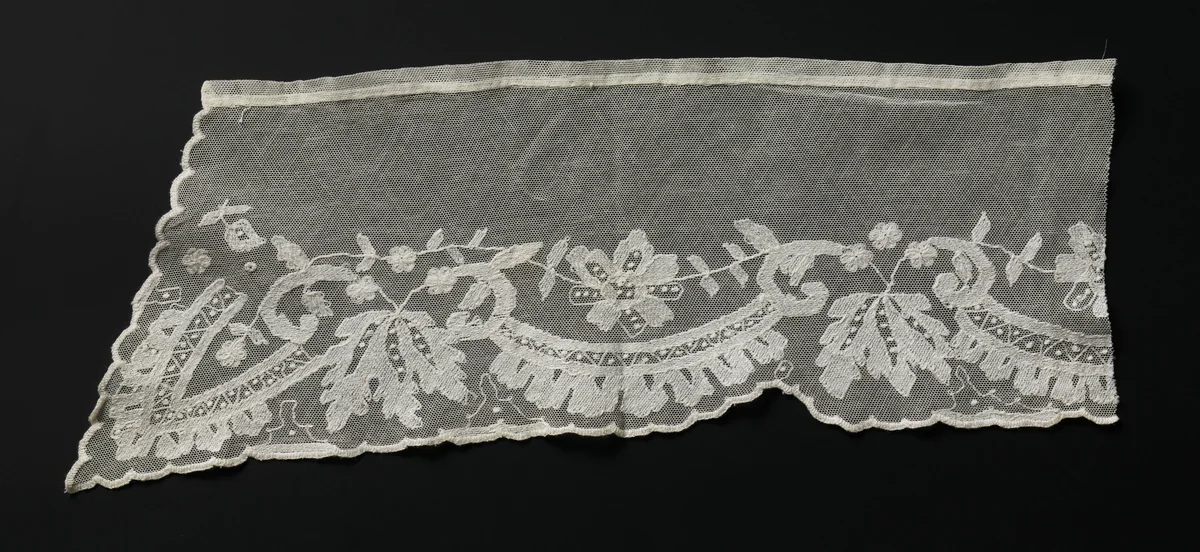 Gedeelte van een kraag van kantborduurwerk op machinale tule by anonymous, textile, 1850-1899