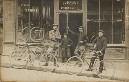 Cordonnier & cycles, Le Havre by Unidentified Photographer, photograph, 1910