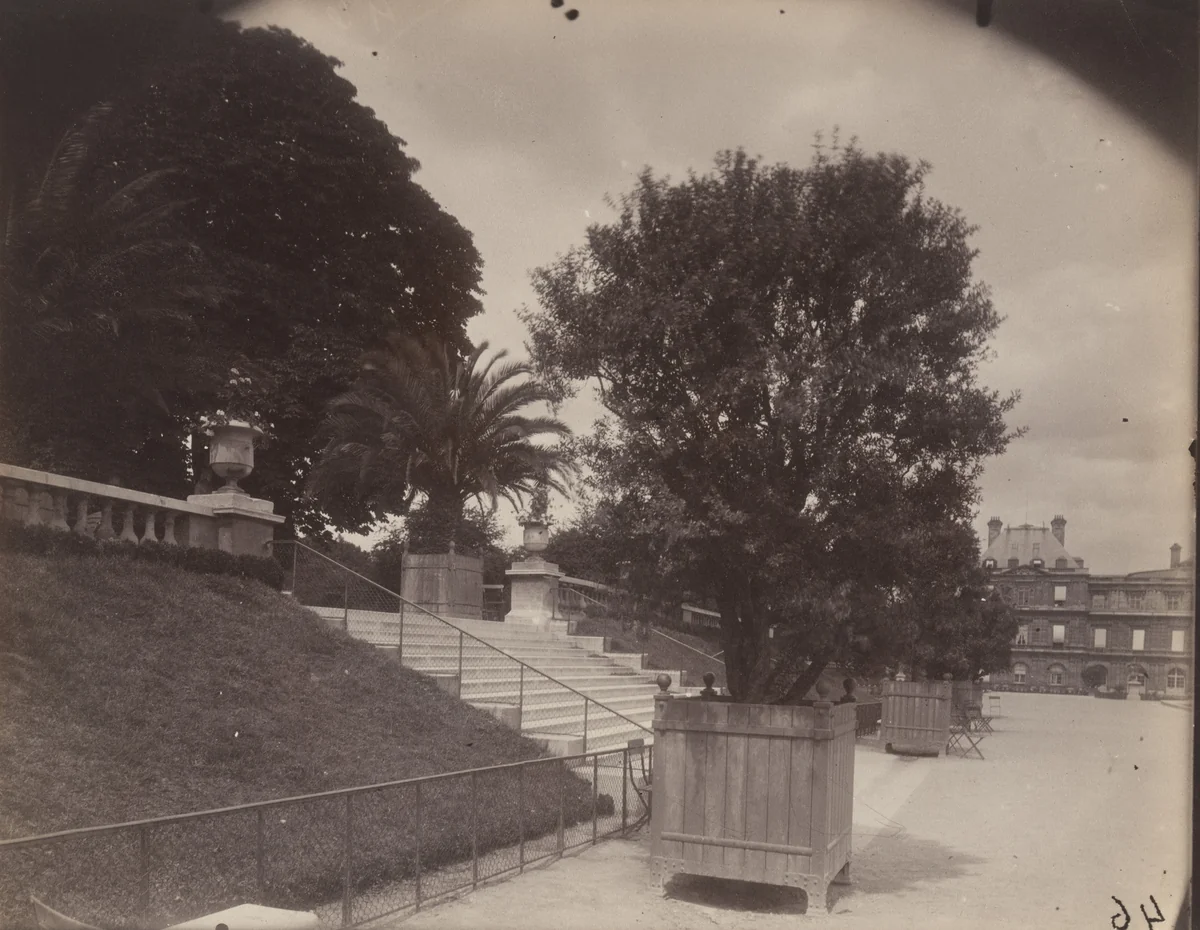 Luxembourg by Eugène Atget, photograph, 1923