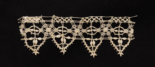Bobbin Lace (Needlepoint Design) Edging of Points by Unknown, textile, 1550-1599
