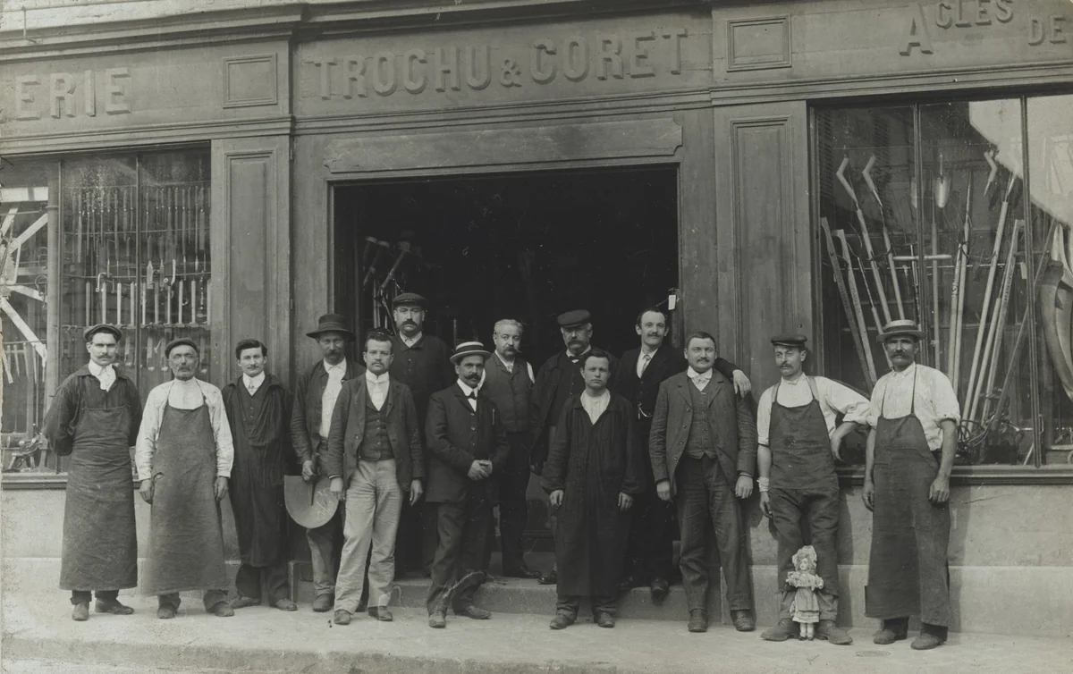 Trochu & Coret, Articles de jardin, 57, Grande Rue, Arpajon by Unidentified Photographer, photograph, 1905