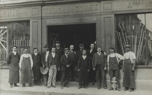 Trochu & Coret, Articles de jardin, 57, Grande Rue, Arpajon by Unidentified Photographer, photograph, 1905