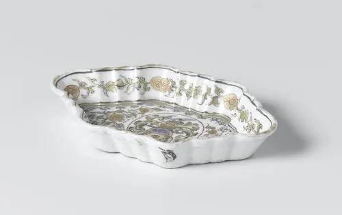 Spoon tray with a coat of arms and floral scrolls by anonymous, other, 1725-1749