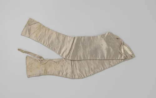 Mouwen van parelgrijze Haarlemse geribde zijde, versierd met losse bloemen by anonymous, textile, 1830