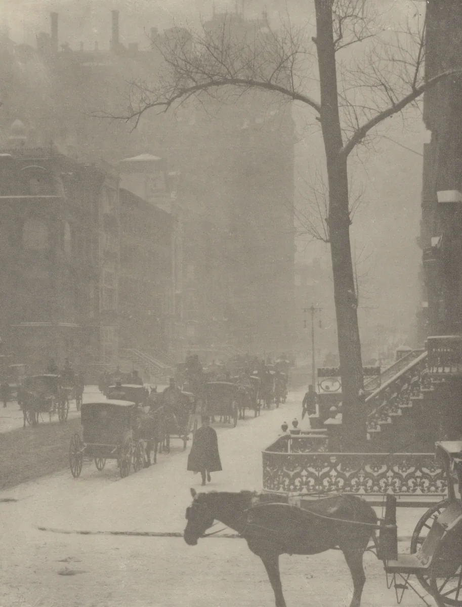 The Street, Fifth Avenue by Alfred Stieglitz, photograph, 1900-1901