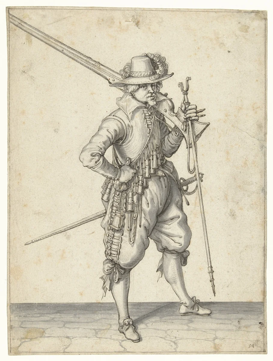 Soldaat die zijn musket op zijn schouder draagt by Jacques de Gheyn, drawing, 1596-1606