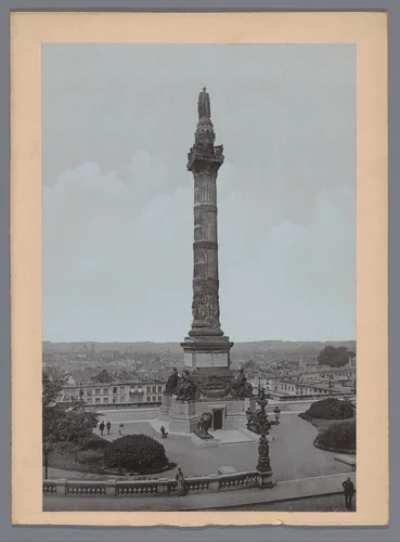 Gezicht op de Congreskolom te Brussel, België by anonymous, print, 1875-1910