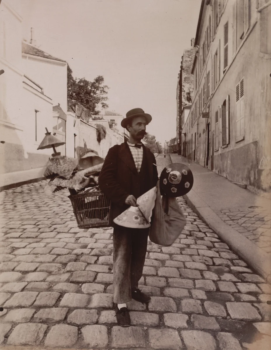 Marchand de abat-jours by Eugène Atget, photograph, 1899