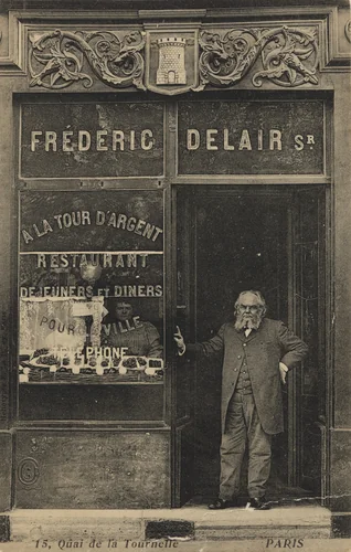 Paris - Médoc by Unidentified Photographer, photograph, 1910