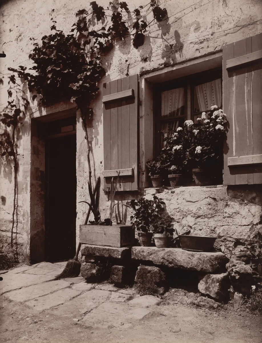 Auvers (vieille maison) by Eugène Atget, photograph, 1900