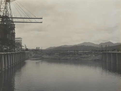 Balboa Terminals, Entrance Basin to Dry Dock #1 Showing Protection Dike before the blast by Unidentified Photographer, photograph, 1916