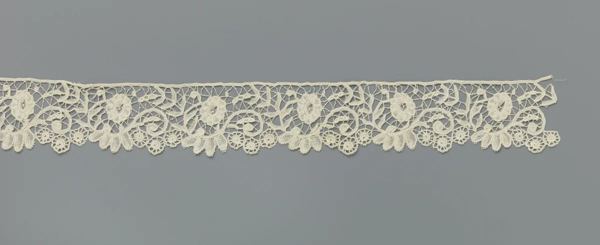 Strook kloskant met s-ranken by anonymous, other, 1875-1899