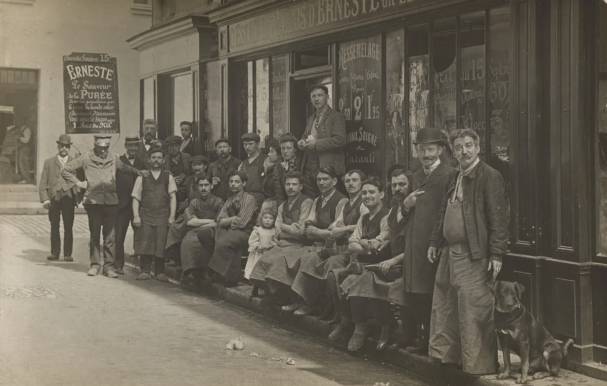 Ressemelage Erneste, 1, rue du Nil, Plaque Guilleminot, Paris by Unidentified Photographer, photograph, 1908
