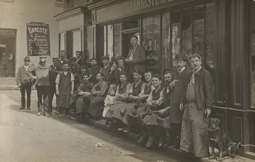 Ressemelage Erneste, 1, rue du Nil, Plaque Guilleminot, Paris by Unidentified Photographer, photograph, 1908