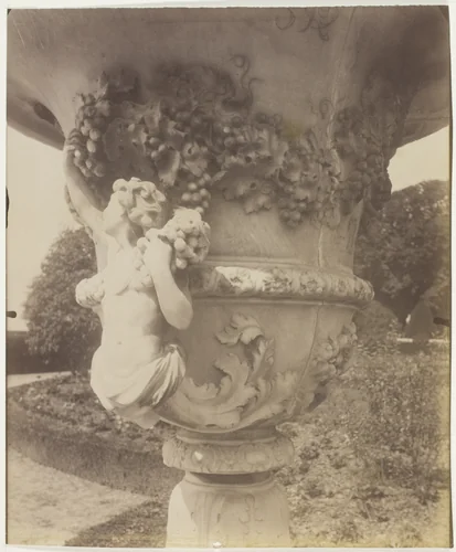 Versailles, Vase by Jean-Eugène-Auguste Atget, photograph, 1905
