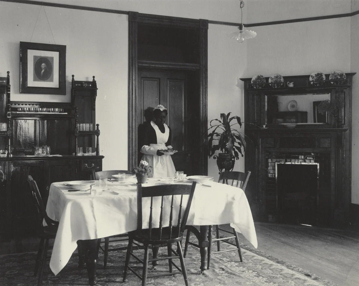 Serving the dinner by Frances Benjamin Johnston, photograph, 1899