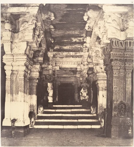 Entrance to the Thousand Pillared Mundapam in the Great Pagoda by Linnaeus Tripe, photograph, 1858