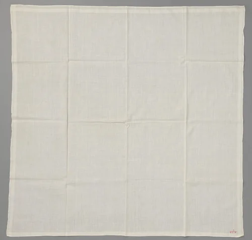 Zakdoek van linnen, langs de randen versierd met ingeweven strepen; gemerkt in rode kruissteek MJR // 6 by anonymous, textile, 1840