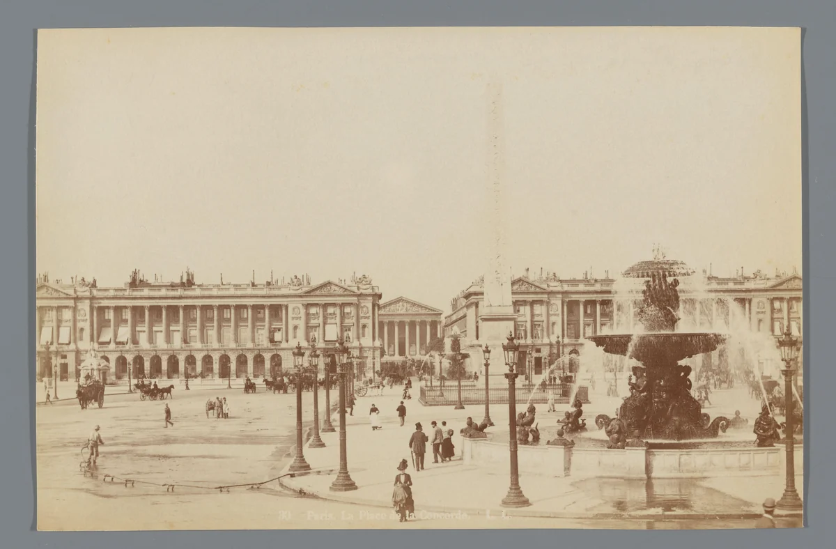 Gezicht op Place de la Concorde, Parijs by anonymous, photograph, 1870-1890