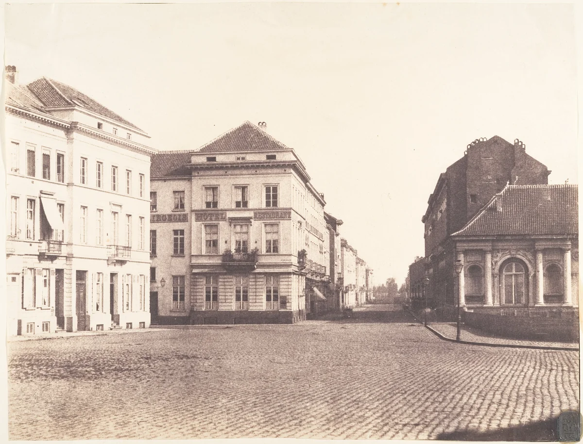 Il vient à Bruxelles, voit un appartement place du Cologne no. 7 by Louis Pierre Théophile Dubois de Nehaut, photograph, 1854-1856