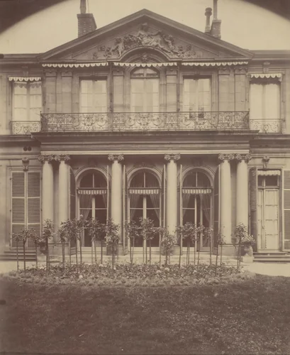 Hotel d'Argenson, rue de Grenelle 101 by Eugène Atget, photograph, 1907-1908
