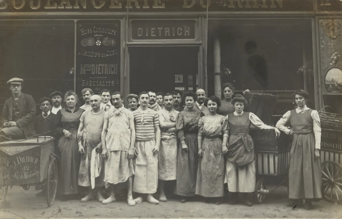 Boulangerie, Paris by Unidentified Photographer, photograph, 1913