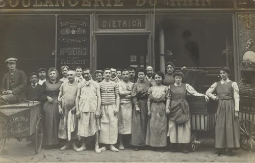 Boulangerie, Paris by Unidentified Photographer, photograph, 1913
