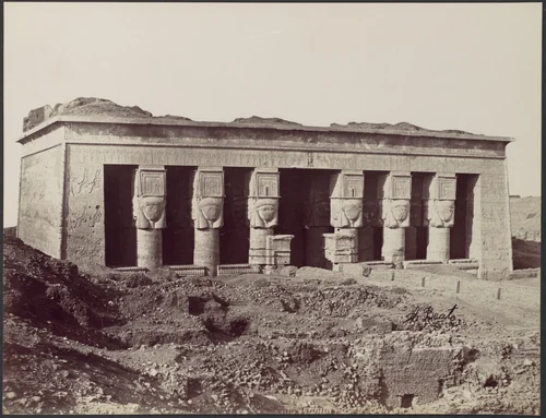 Temple a Denderah by Antonio Beato, photograph, 1870-1879