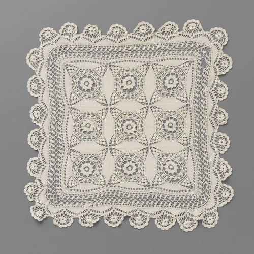 Kleed van haakwerk met reticella-achtige wielmotieven by anonymous, other, 1900-1915