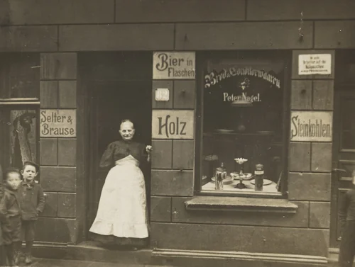 Brod & Conditorwaaren, Peter Nagel, Bier in Flaschen, Selter & Brause - Holz – Steinkohlen, Hamburg Altona by Unidentified Photographer, photograph, 1909