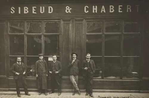 Draperie Sibeud & Chabert, Papiers “Lamy“ à Courbevoie, Romans by Unidentified Photographer, photograph, 1906