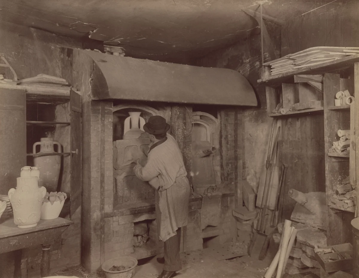 Intérieur d'un céramiste by Eugène Atget, photograph, 1910