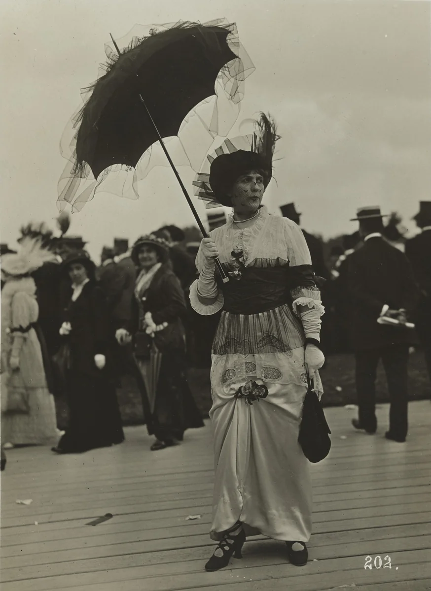 Auteuil, Day of the Races by Jules Séeberger
Louis Séeberger
Henri Séeberger, photograph, 1913