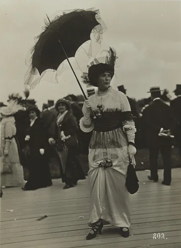 Auteuil, Day of the Races by Jules Séeberger
Louis Séeberger
Henri Séeberger, photograph, 1913
