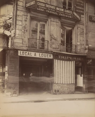 207 Rue Saint Martin. Enseigne (Bateau) by Eugène Atget, photograph, 1908