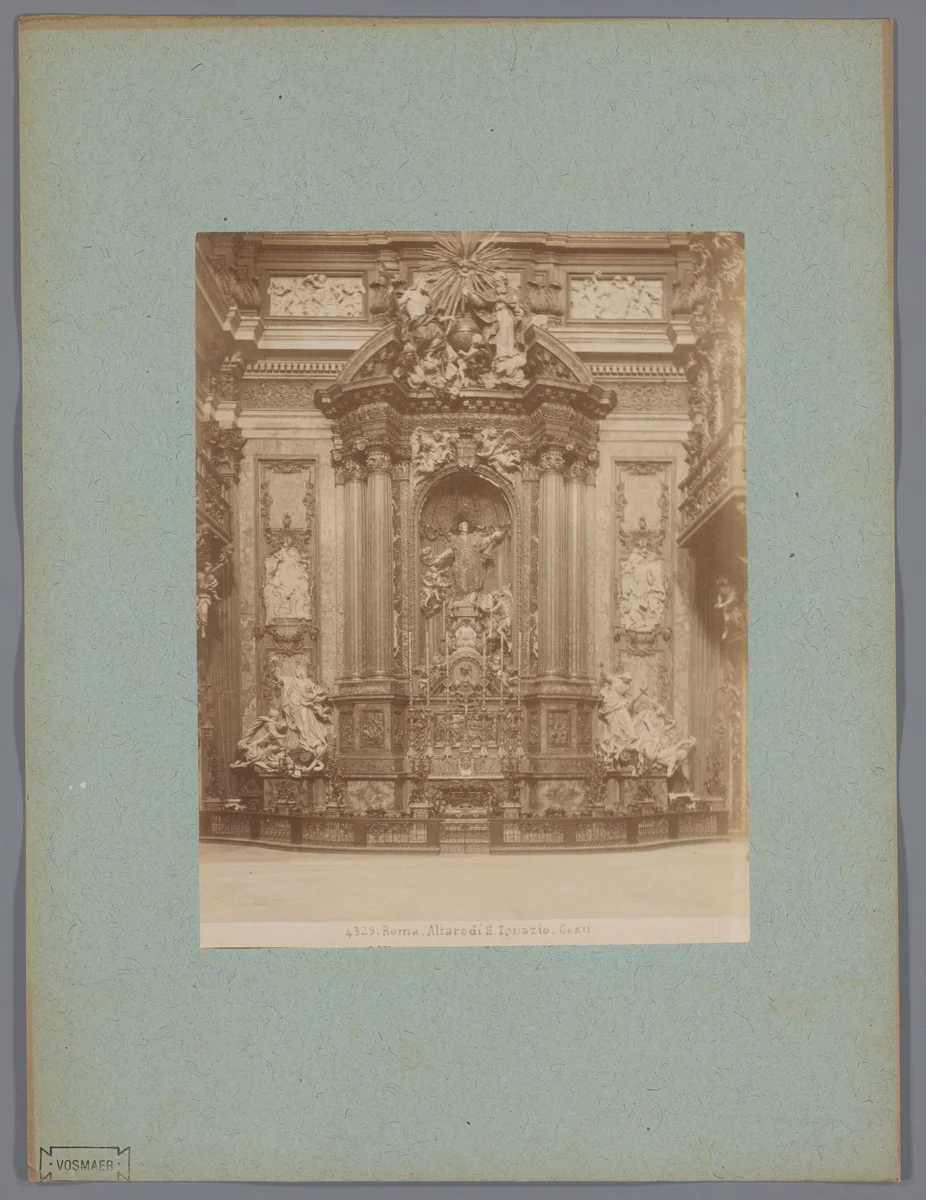Altaar van de Sant'Ignazio te Rome, Italië by anonymous, photograph, 1851-1900