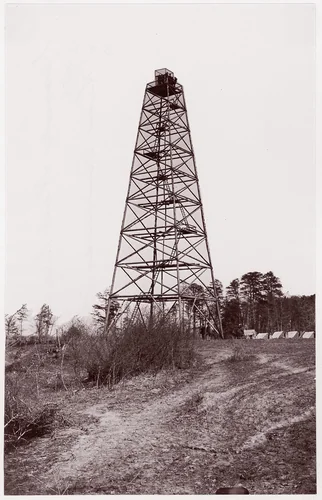 [Crow's Nest Signal Tower, Right of Bermuda Hundred, Virginia (Army of the James Signal Tower, Left of Bermuda Hundred Lines, Virginia)] by Andrew Joseph Russell, photograph, 1861-1865
