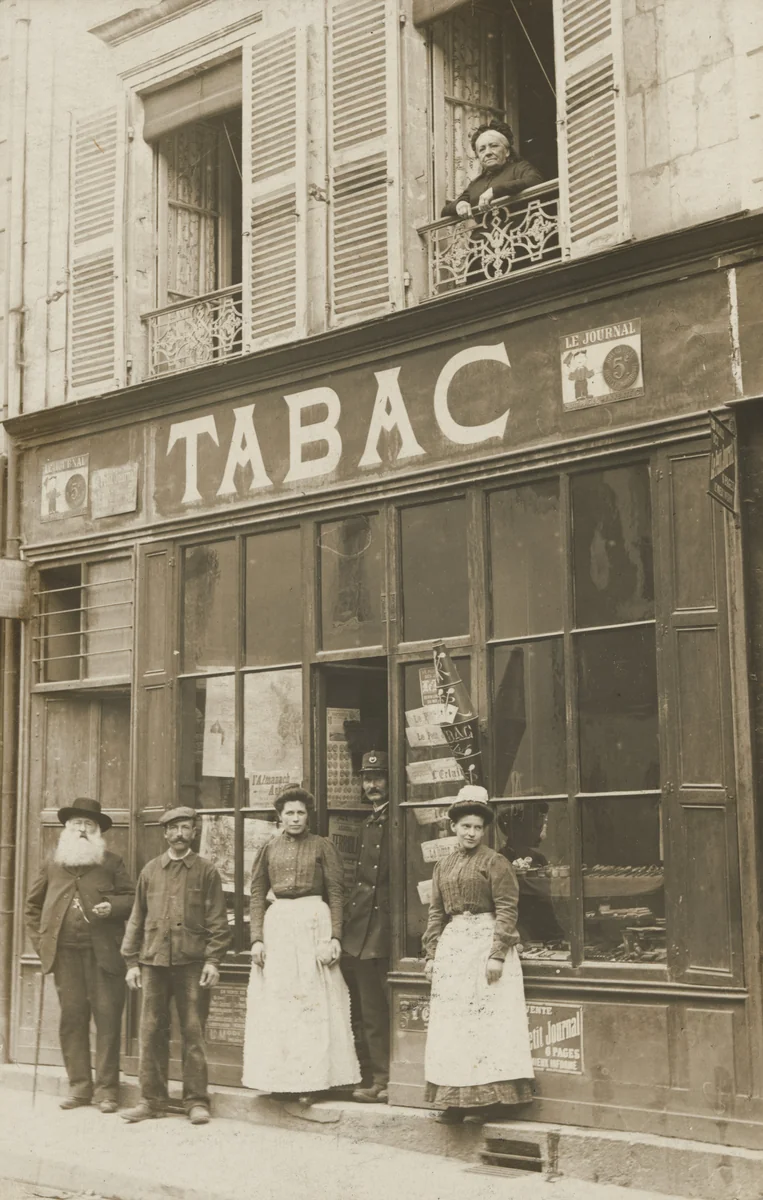 Tabac, 48, rue Emile Duclaux (anciennement 48, rue Vieille de Paris), Suresnes by Unidentified Photographer, photograph, 1905
