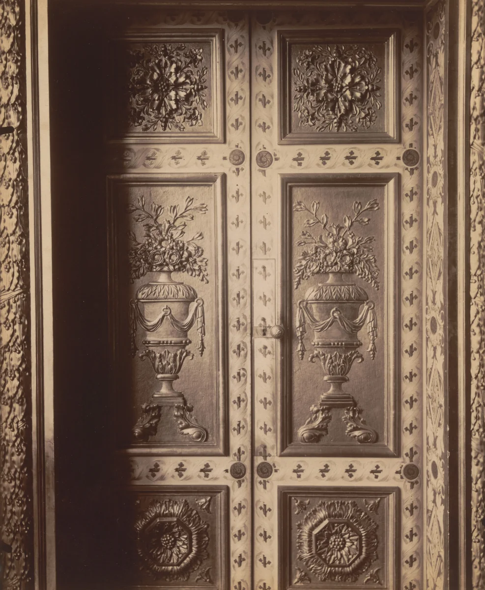 Hôtel de Lauzun, quai d'Anjou by Eugène Atget, photograph, 1904