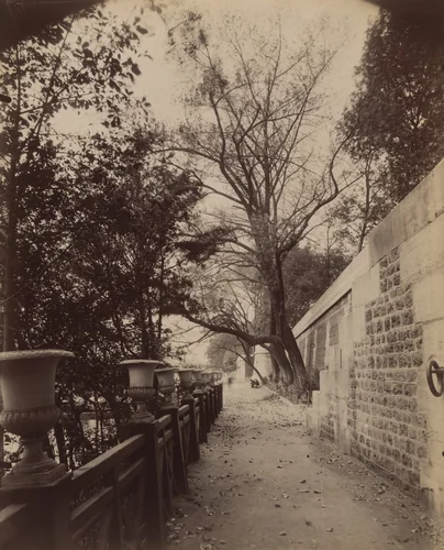 Port du Louvre by Eugène Atget, photograph, 1912