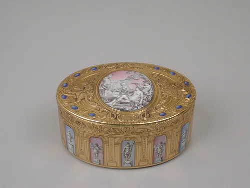 Snuffbox with grisaille decoration of Cupid and Venus by Jean-Baptiste Carnay, metalwork, 1761-1771