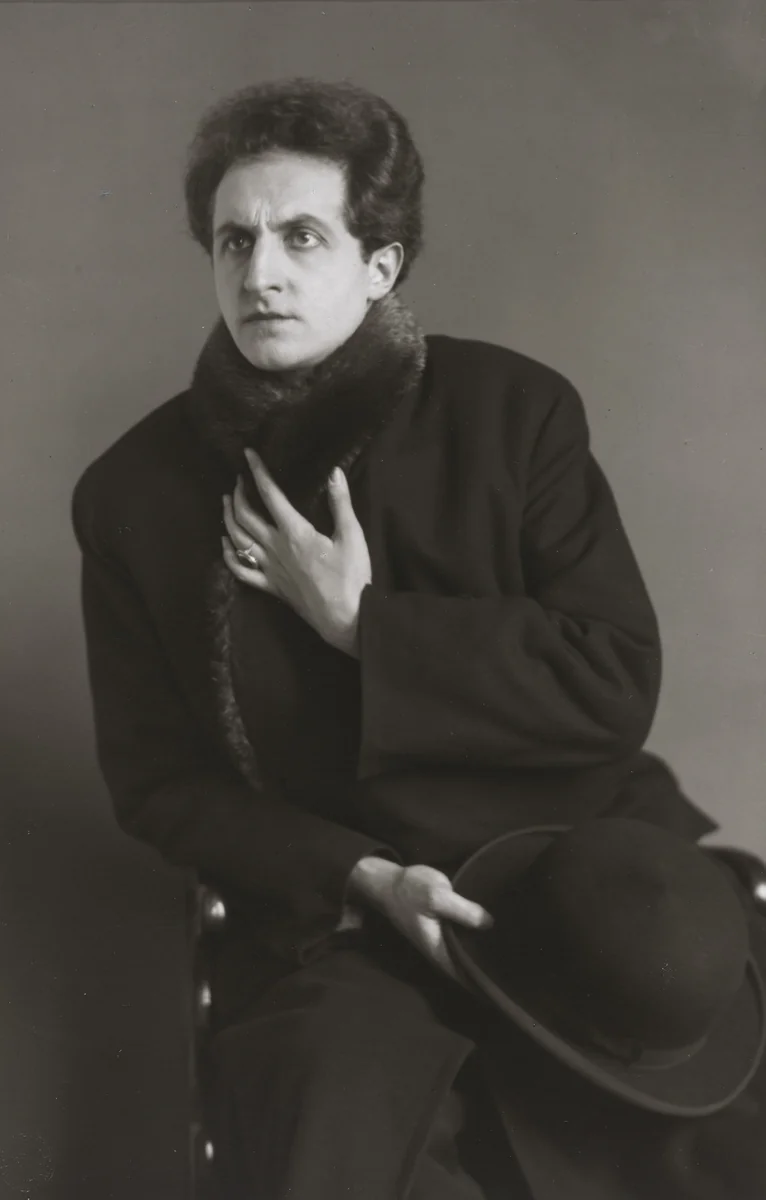 The Tenor [Leonardo Aramesco] by August Sander, photograph, 1928