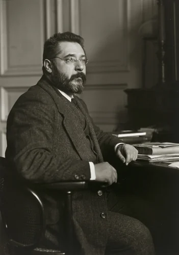 Iceland Scholar and University Librarian [Heinrich Erkes] by August Sander, photograph, 1914