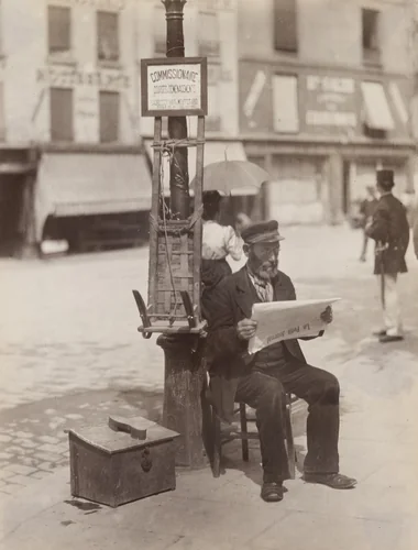 Commissionnaire by Eugène Atget, photograph, 1899