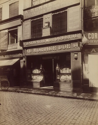Au Mortier d'Or. 44 Rue des Lombards by Eugène Atget, photograph, 1900