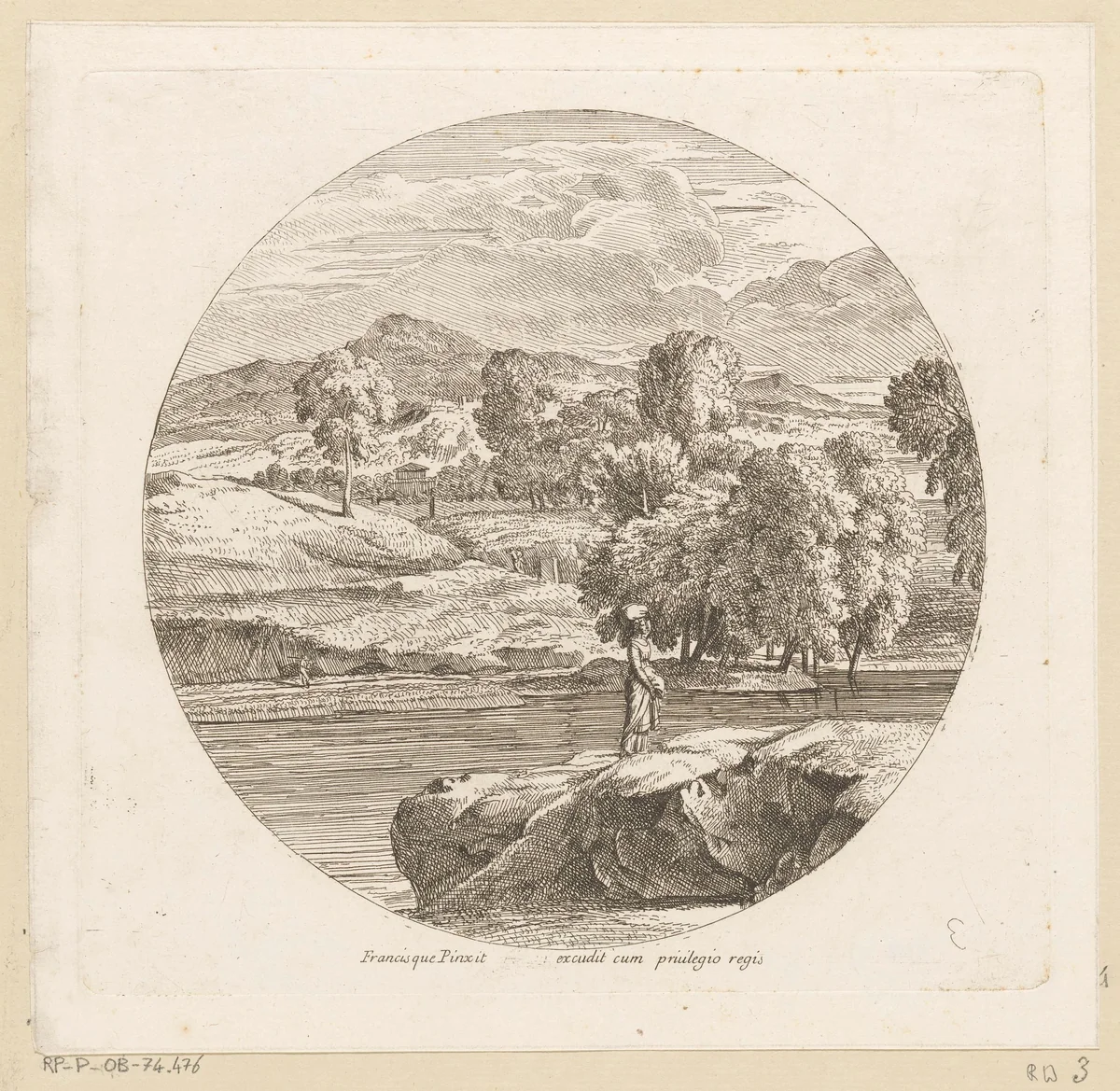 Arcadisch rivierlandschap met een jonge vrouw met een pakket op haar hoofd by Théodore, print, 1690-1730