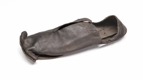 Shoe by England, textile, 1501-1600